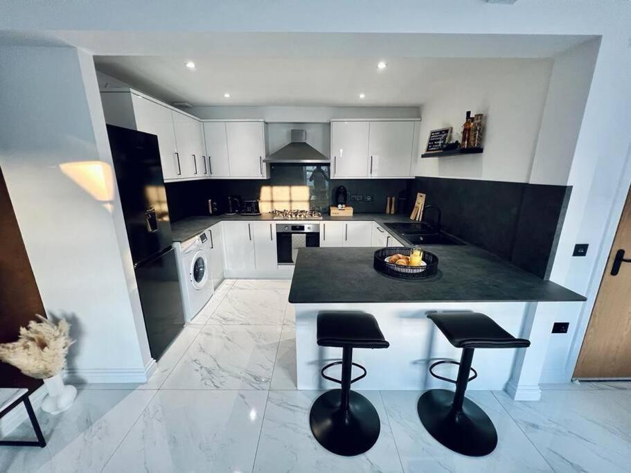 2 Bed Harbourside Penthouse With Hot Tub & Stunning Roof Terrace Daire Weymouth Dış mekan fotoğraf
