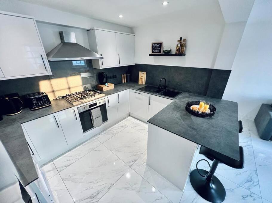 2 Bed Harbourside Penthouse With Hot Tub & Stunning Roof Terrace Daire Weymouth Dış mekan fotoğraf